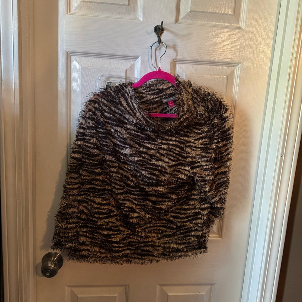 Vince Camuto Black and Brown Patterned Sweater
